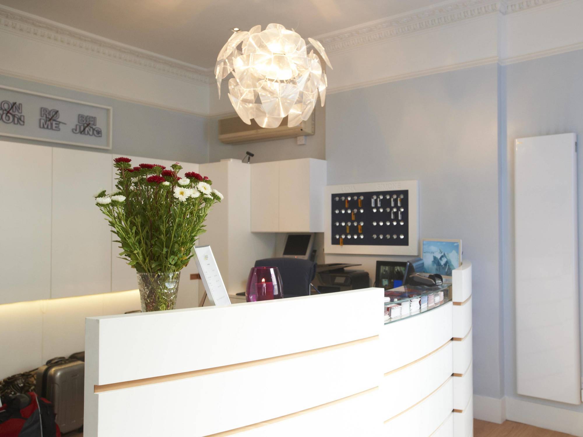 Luna And Simone Hotel London Exterior photo
